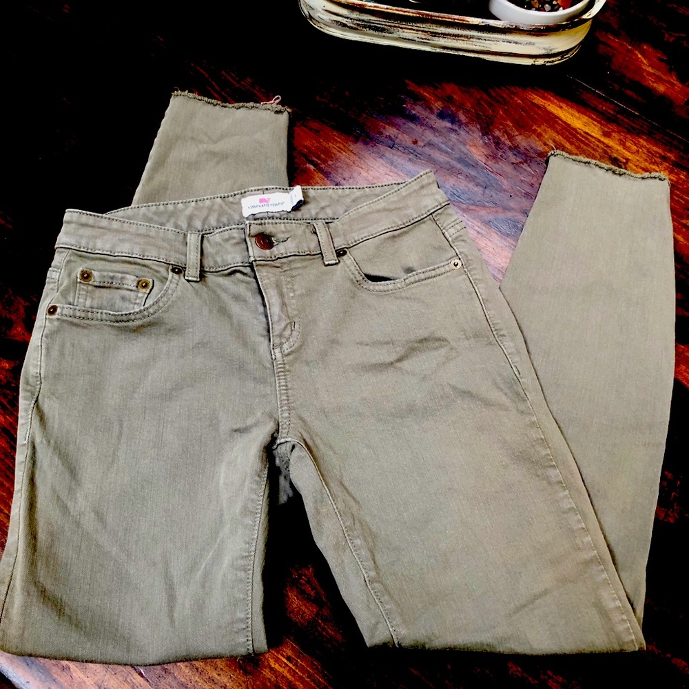 Vineyard Vines jeans olive green size 4
